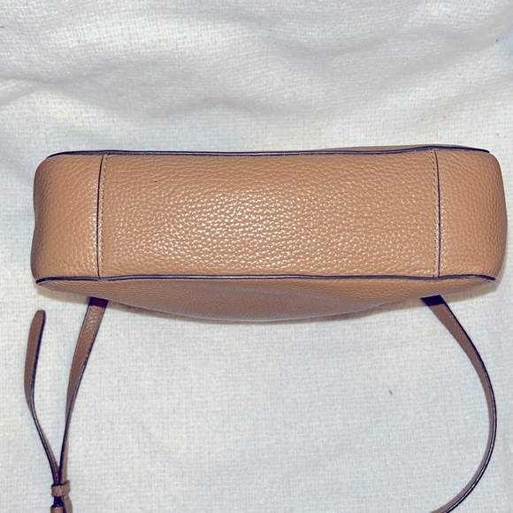 Michael Kors Jet Set Pebbled Leather Messenger Bag - Picture 6 of 6